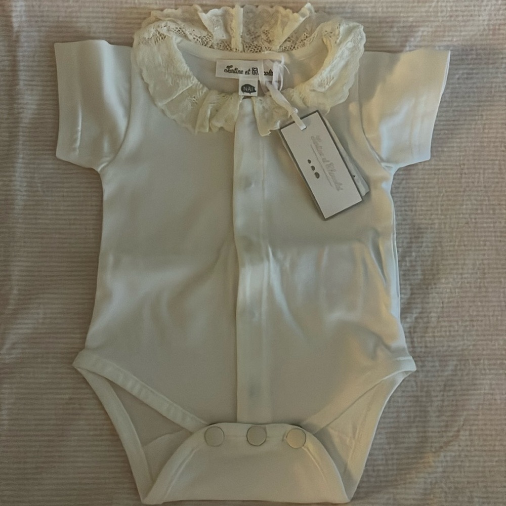 Tartine et Chocolat white baby onesie with lace collar size NB